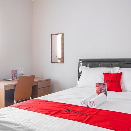 מלון טנגרנג Reddoorz Near Siloam Karawaci 3 מראה חיצוני תמונה