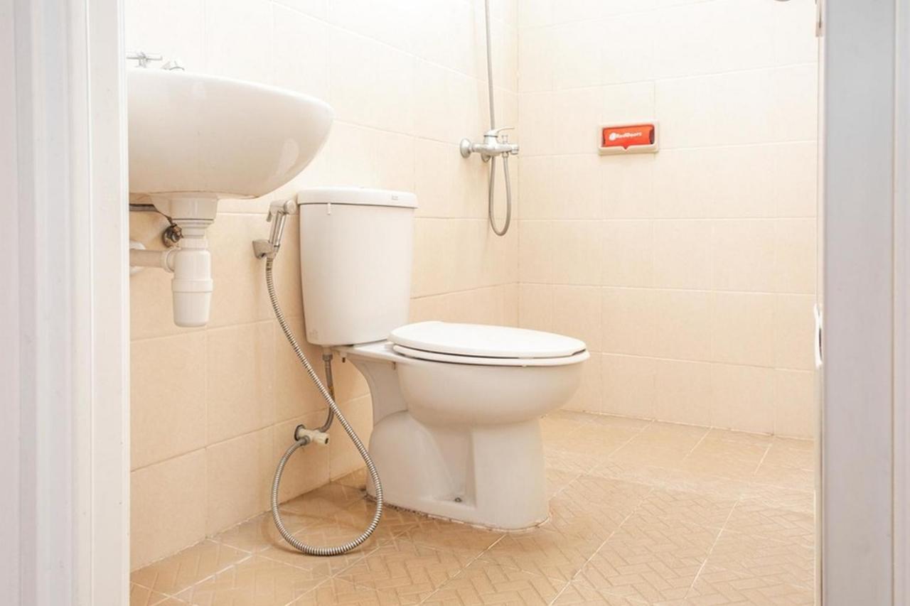 מלון טנגרנג Reddoorz Near Siloam Karawaci 3 מראה חיצוני תמונה