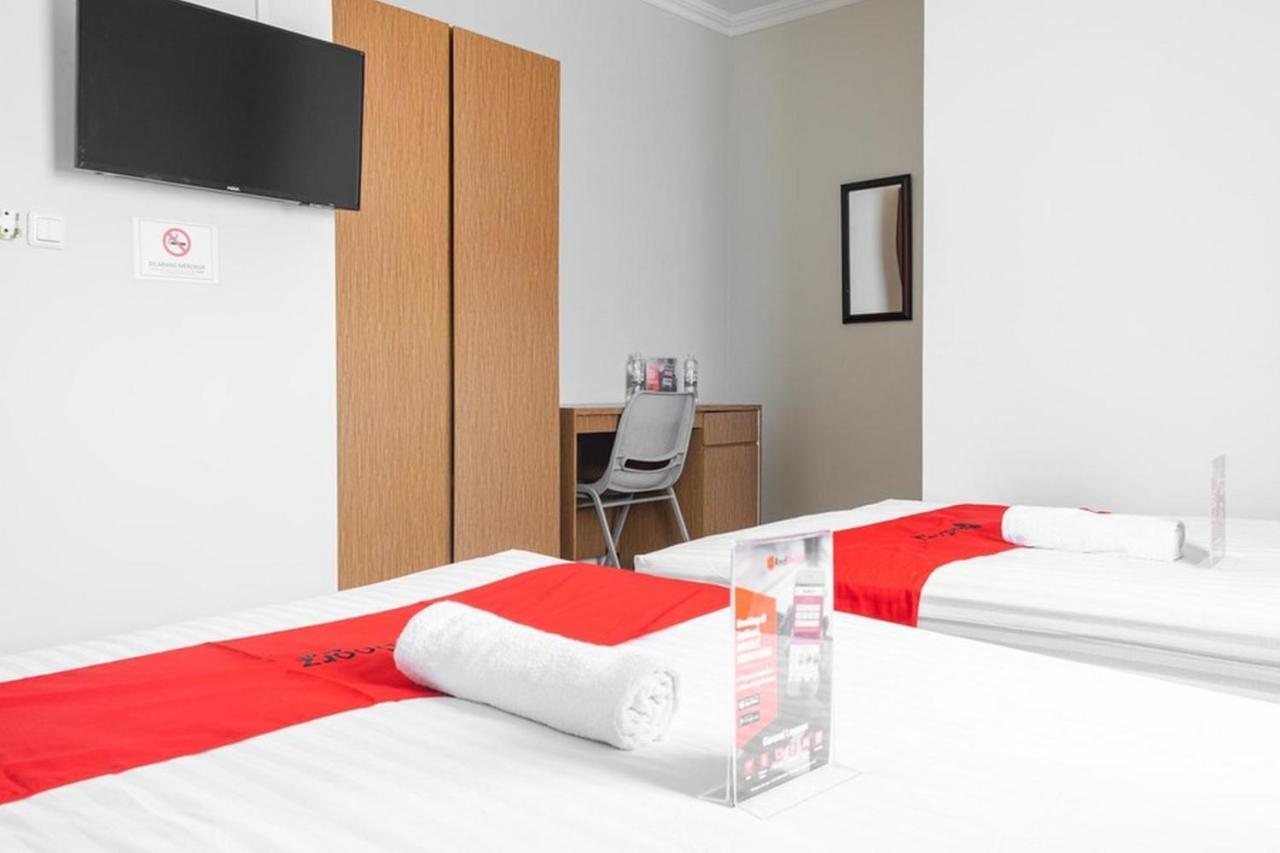 מלון טנגרנג Reddoorz Near Siloam Karawaci 3 מראה חיצוני תמונה