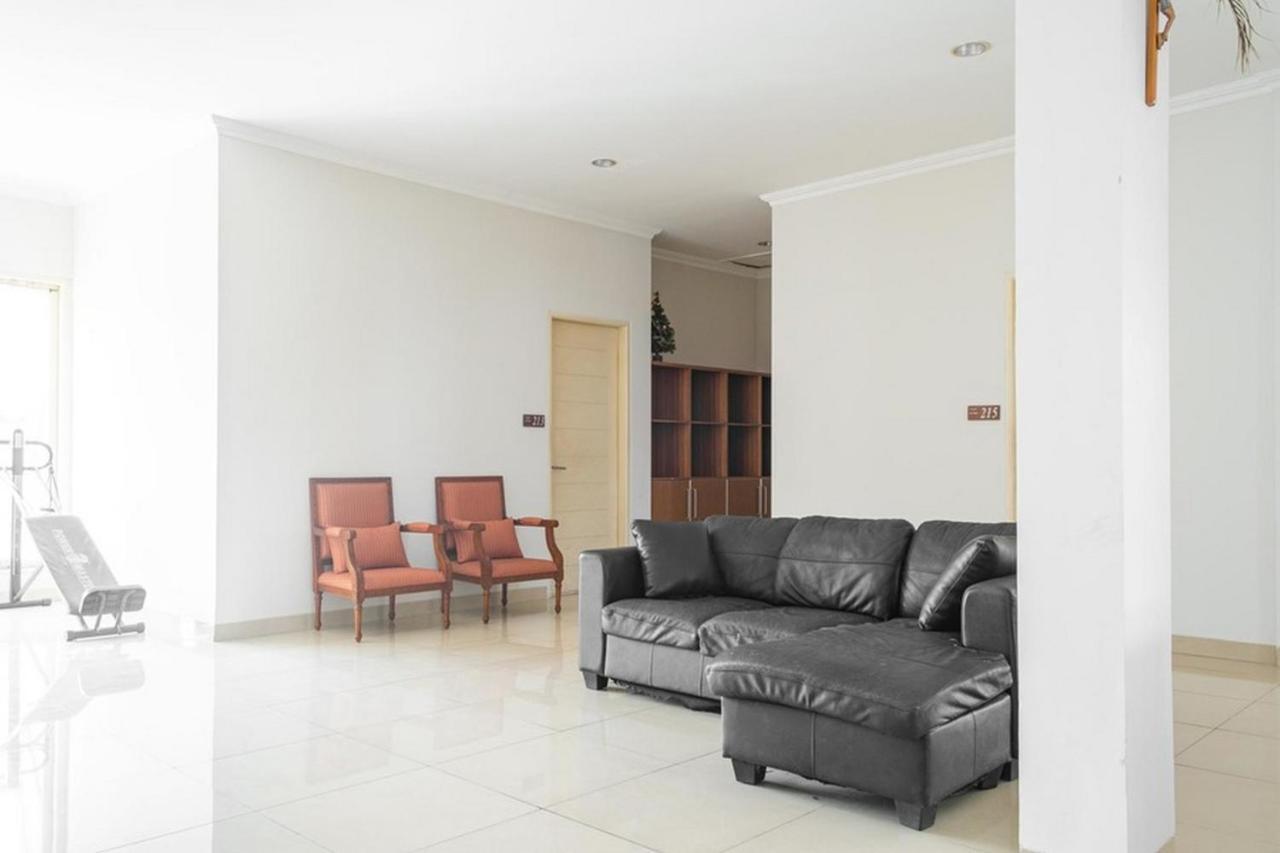 מלון טנגרנג Reddoorz Near Siloam Karawaci 3 מראה חיצוני תמונה