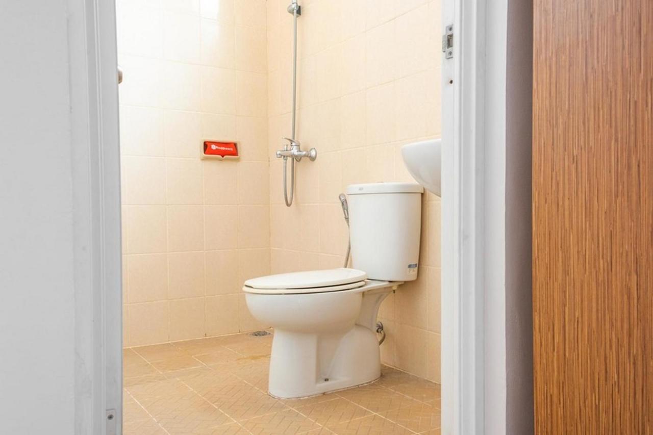 מלון טנגרנג Reddoorz Near Siloam Karawaci 3 מראה חיצוני תמונה