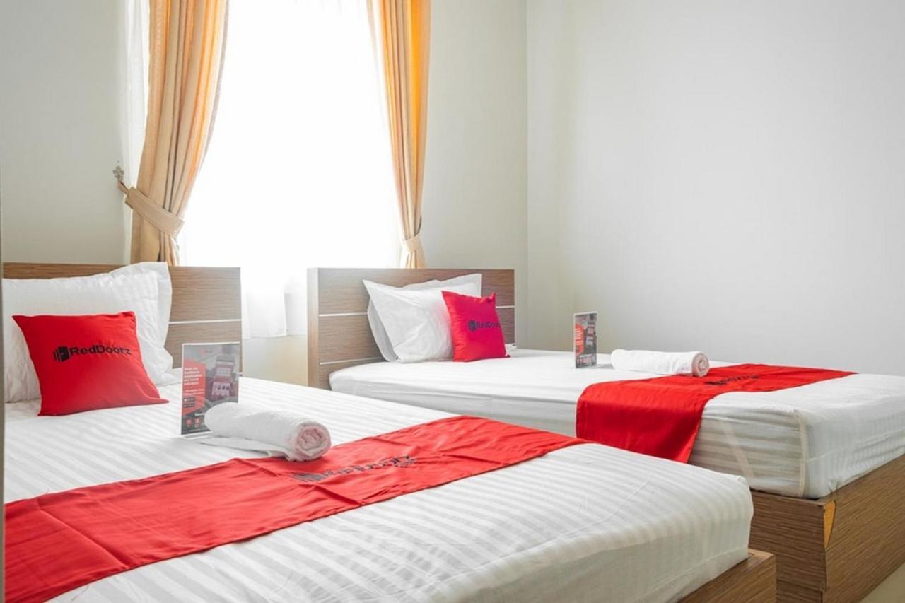 מלון טנגרנג Reddoorz Near Siloam Karawaci 3 מראה חיצוני תמונה