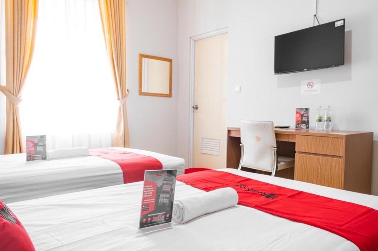 מלון טנגרנג Reddoorz Near Siloam Karawaci 3 מראה חיצוני תמונה