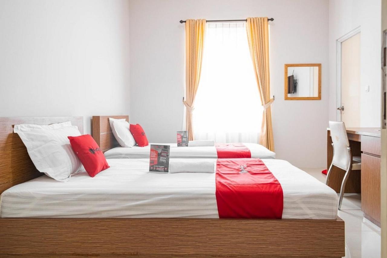 מלון טנגרנג Reddoorz Near Siloam Karawaci 3 מראה חיצוני תמונה