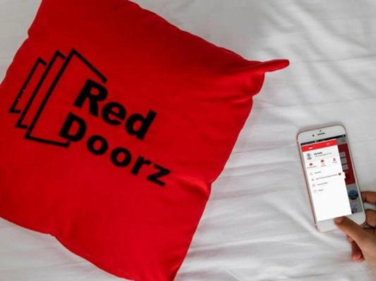 מלון טנגרנג Reddoorz Near Siloam Karawaci 3 מראה חיצוני תמונה